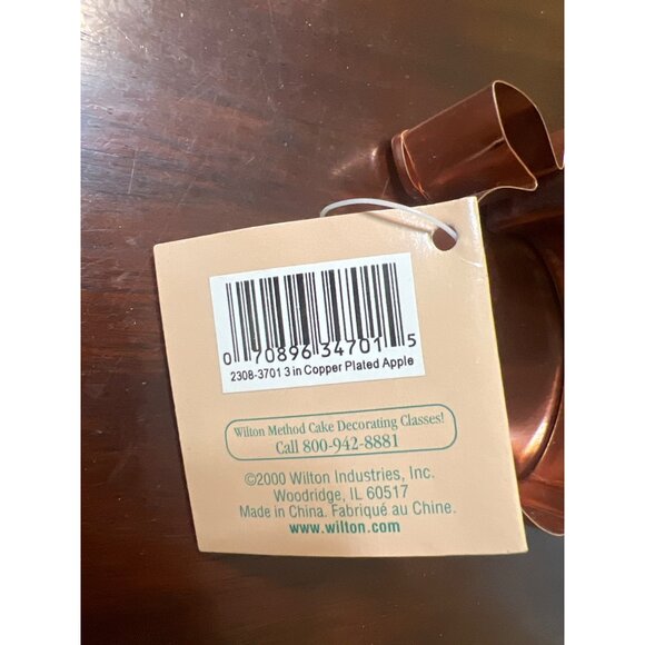 Vintage Wilton 2000 Copper Plated Apple Cookie Cutter 3" New With Tags - Picture 3 of 3